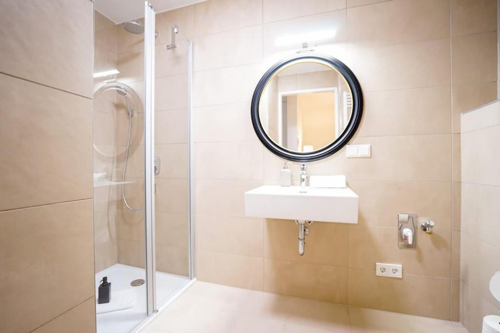 Executive Suite W/ Rooftop Pool Відень Екстер'єр фото